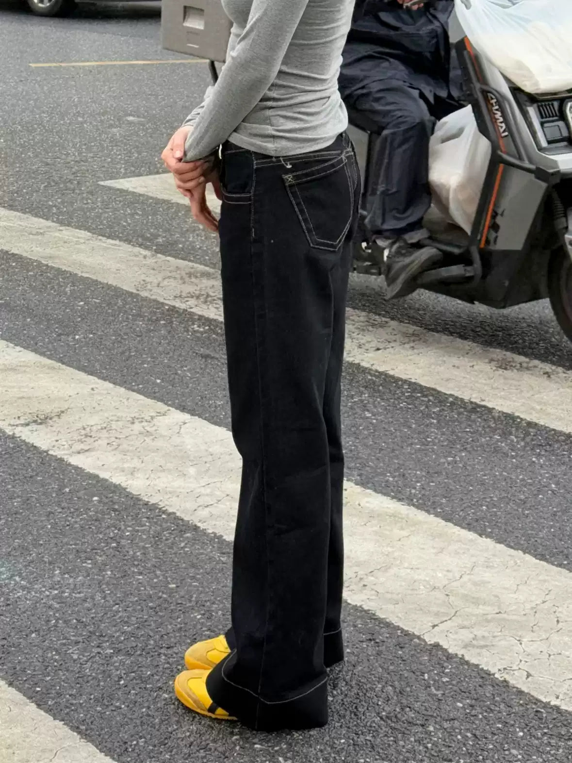 Black Low Rise Baggy Jeans